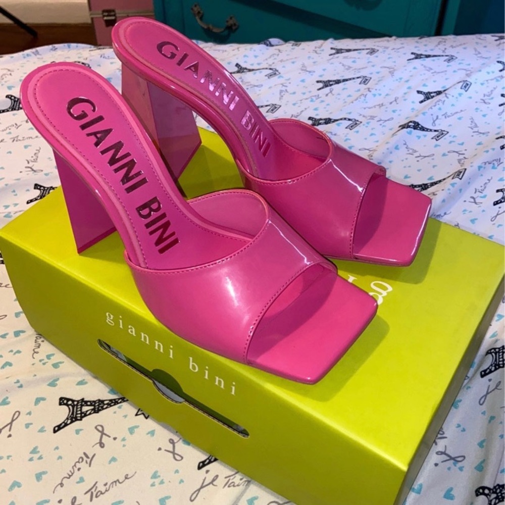 Gianni Bini Caylor Patent Square Toe Sandals